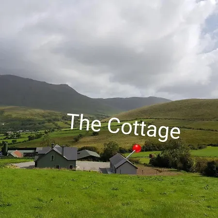 Lovely 2-bed Farm With Views * Camp